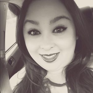 Meet your Posher, Ninoshka